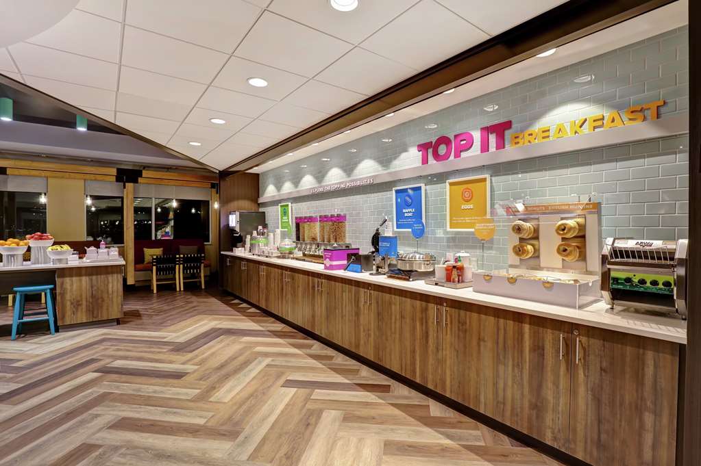 Фото Tru by Hilton Edmonton Windermere