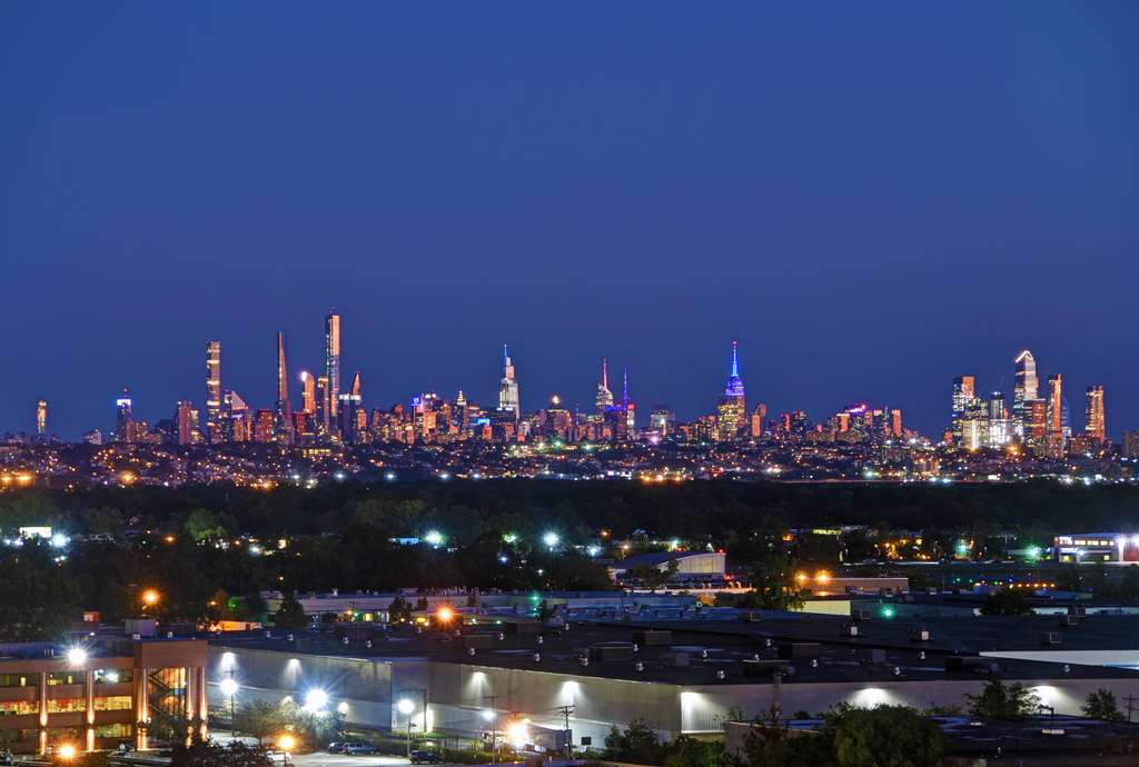Фото Hilton Hasbrouck Heights