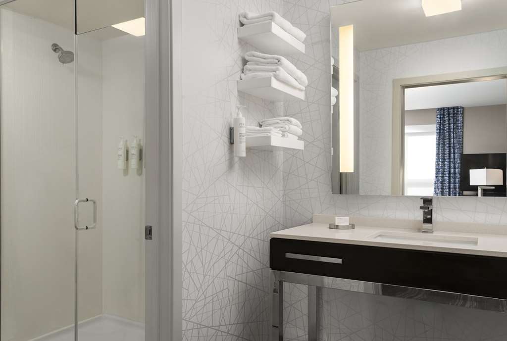 Фото Hampton Inn & Suites Worcester