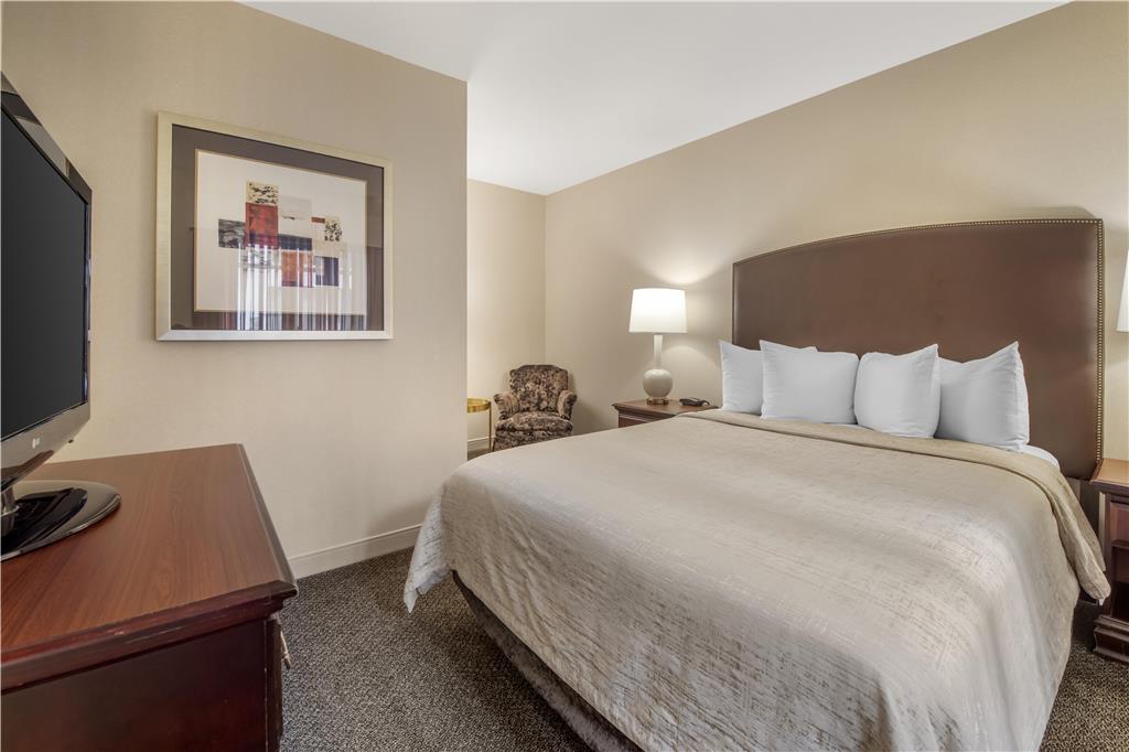 Фото Best Western Plus The Normandy Inn & Suites