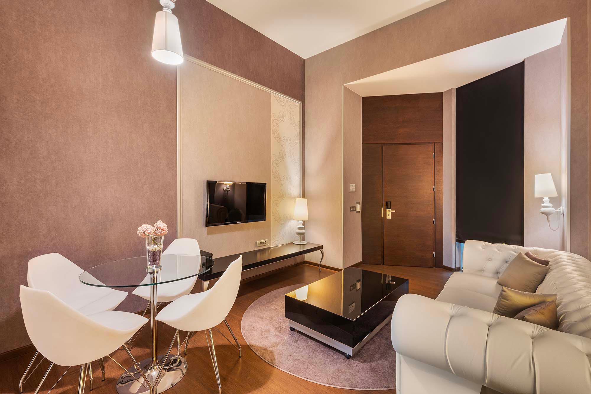 Фото Ikonik Parlament