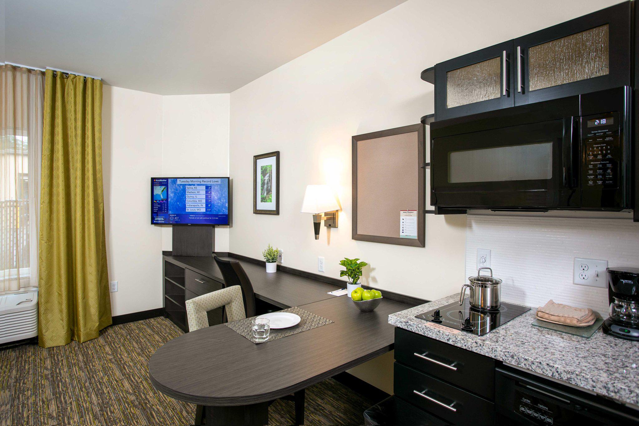 Фото Candlewood Suites Jacksonville - Mayport, an Ihg Hotel