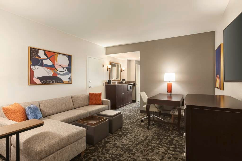 Фото Embassy Suites by Hilton Orlando Lake Buena Vista South