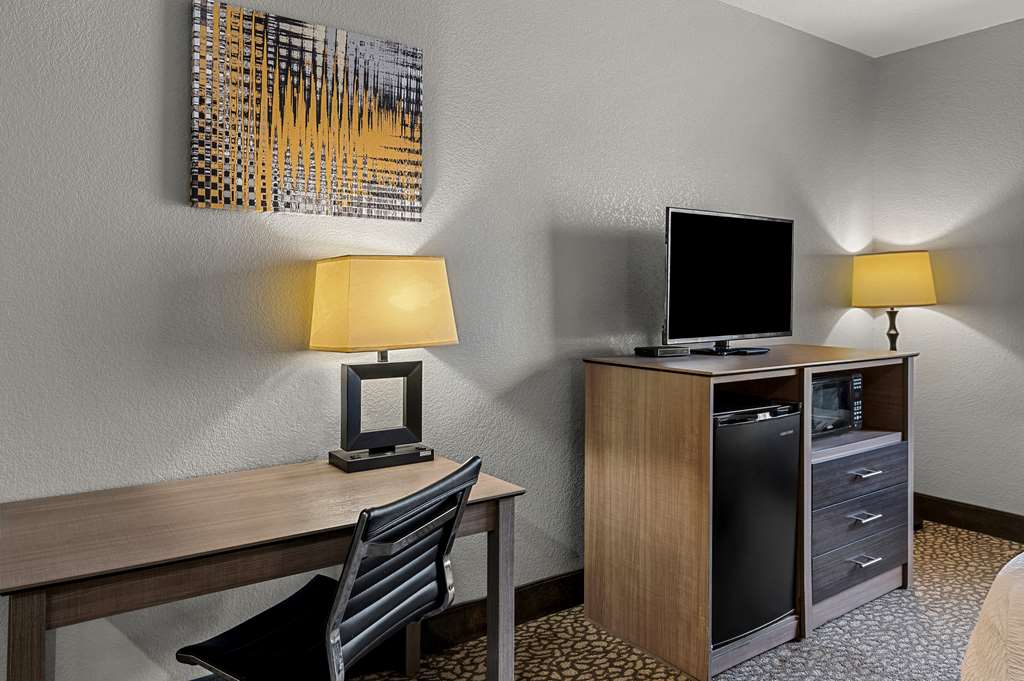 Фото Best Western Sherwood Inn & Suites