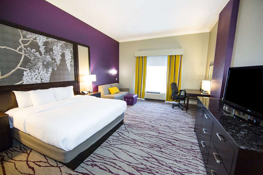 Фото DoubleTree by Hilton Hotel Savannah Historic District