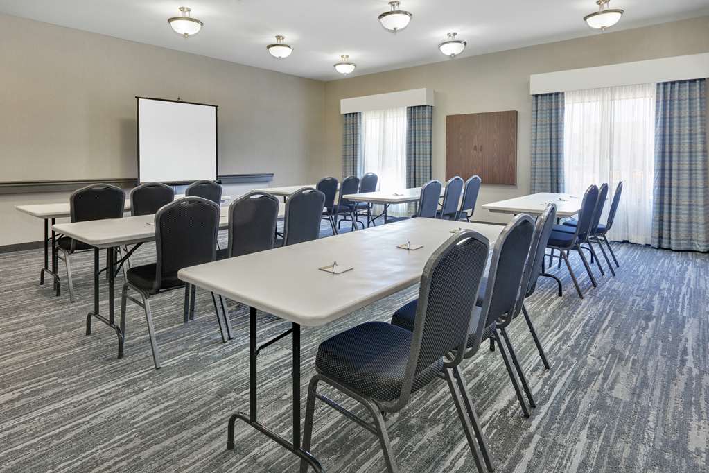 Фото Hampton Inn & Suites Childress