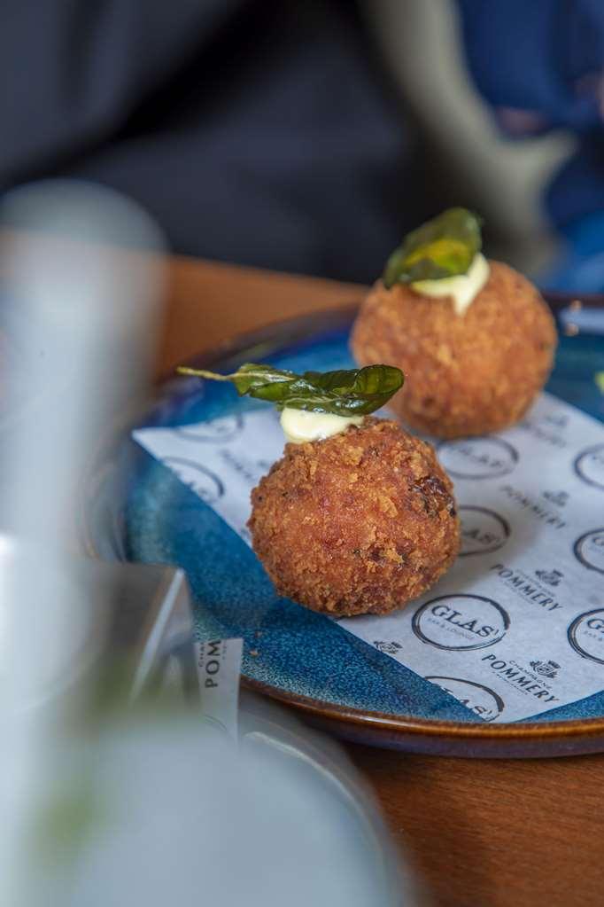 Фото Radisson Blu Hotel Cardiff