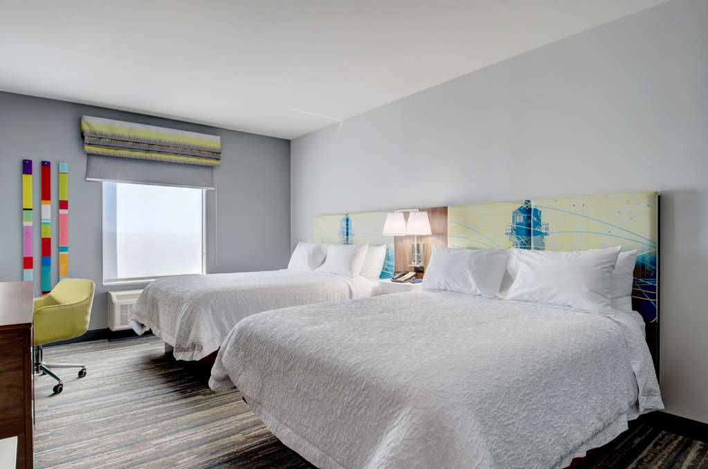 Фото Hampton Inn & Suites Portland West