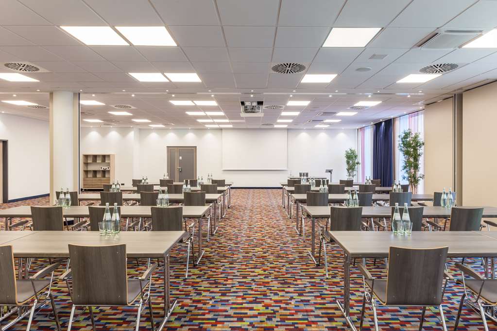 Фото Park Inn by Radisson Neumarkt