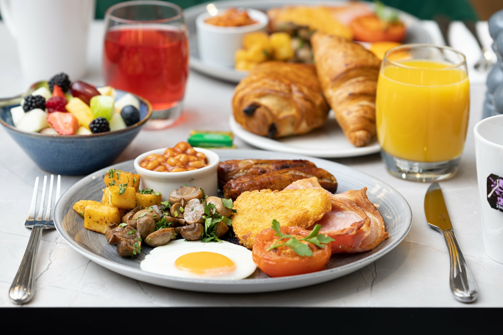 Фото Holiday Inn London Gatwick Worth