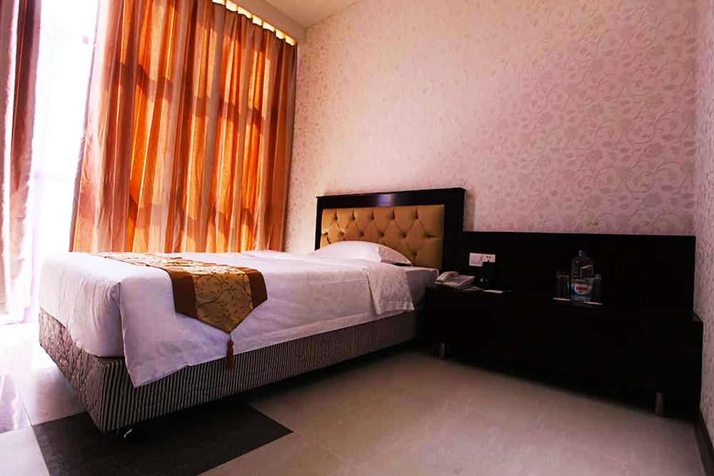 Фото Hotel The Cox Today