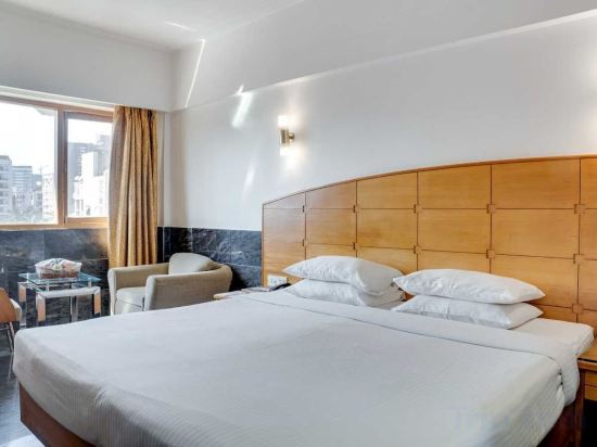 Фото Ramee Guestline Hotel Khar