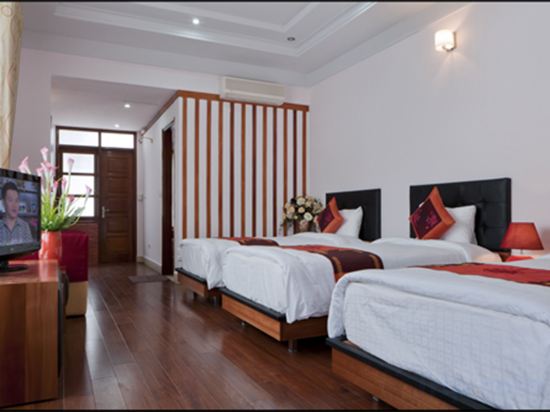 Фото Urban Alley Hotel