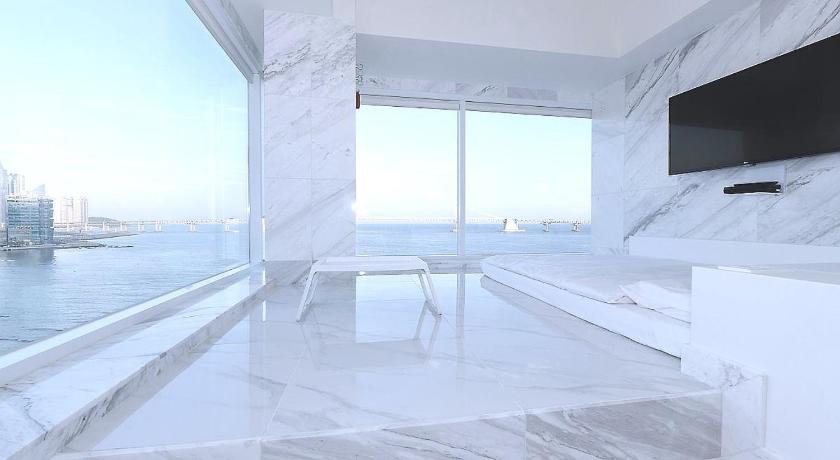 Фото Gwanganli Hotel 1