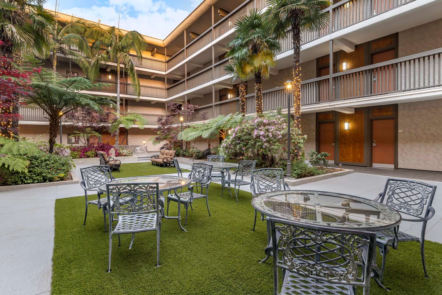 Фото Best Western Plus Thousand Oaks Inn