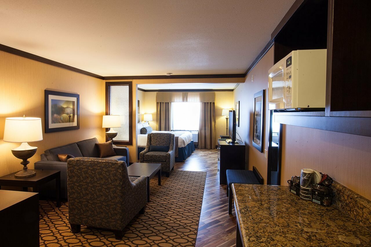 Фото Best Western Plus Fernie Mountain Lodge