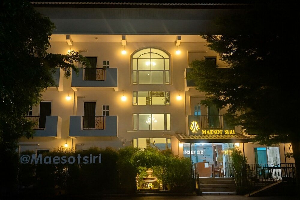 Фото Maesot Siri Hotel