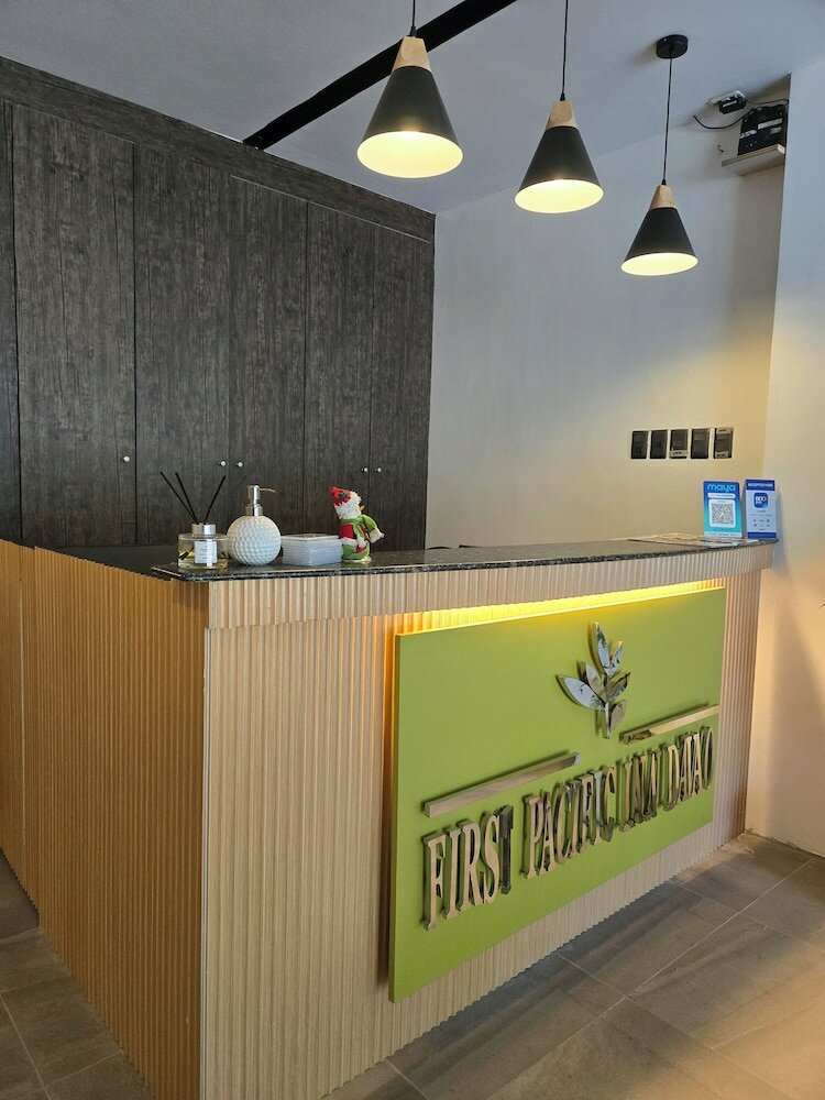 Фото First Pacific Inn