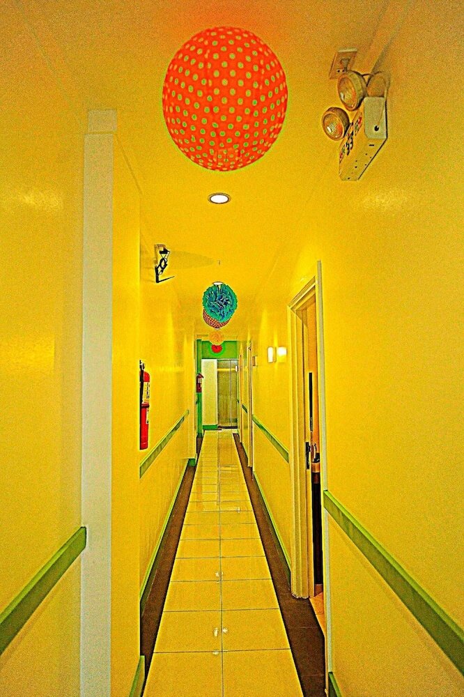 Фото First Pacific Inn