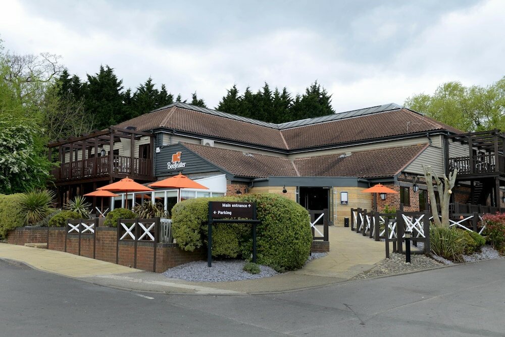 Фото Premier Inn Chessington hotel