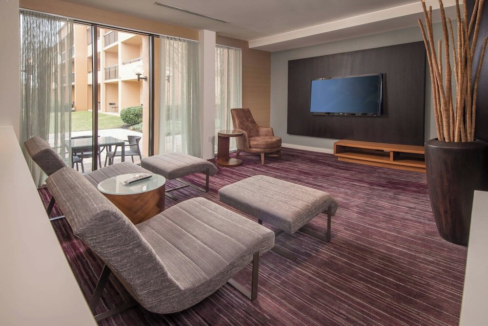 Фото Courtyard Fairfax Fair Oaks