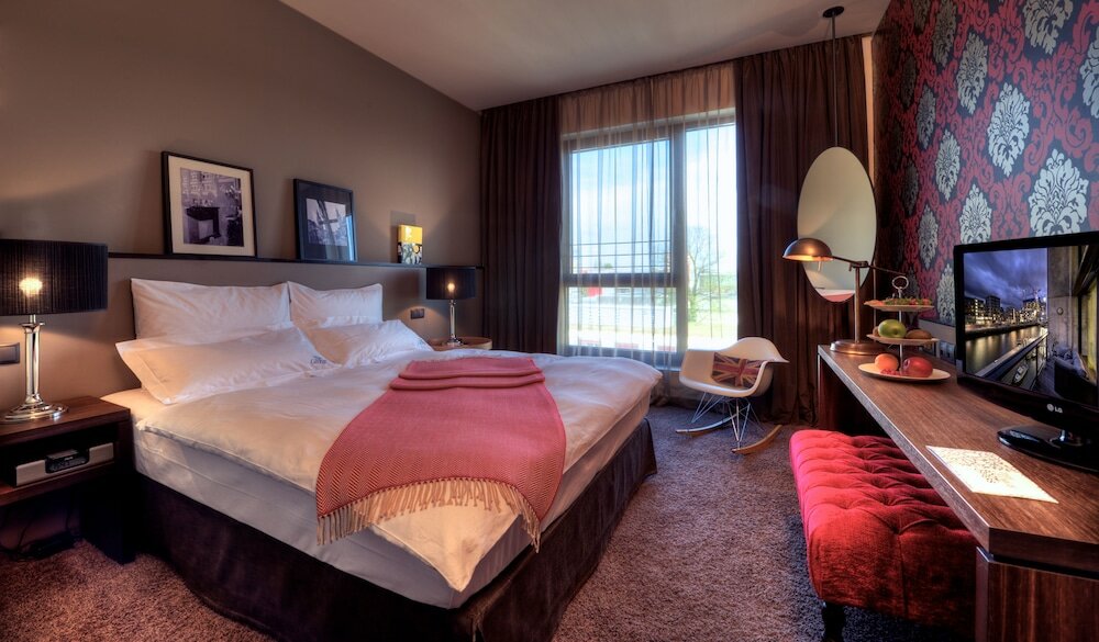 Фото The George Hotel