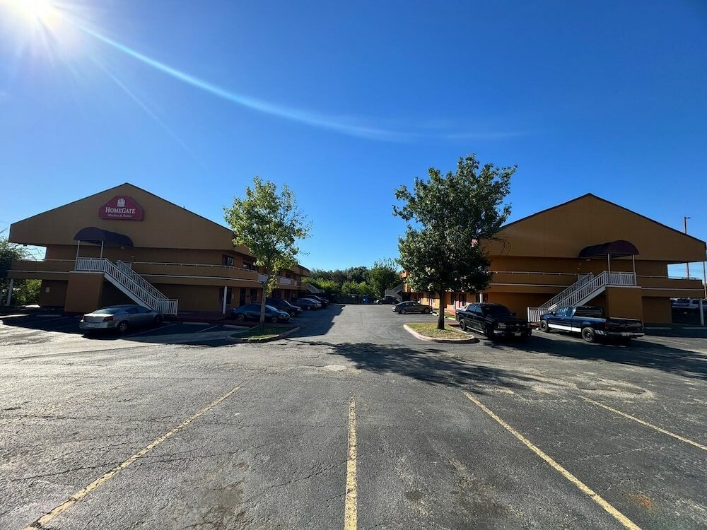 Фото Homegate Studios & Suites San Antonio Fiesta Park