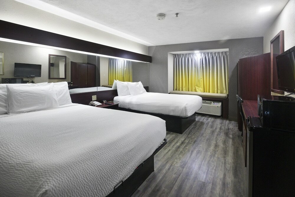 Фото Microtel Inn & Suites by Wyndham Meridian