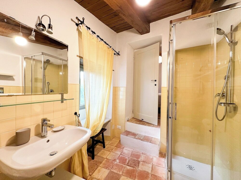 Фото Castello di Postignano Relais