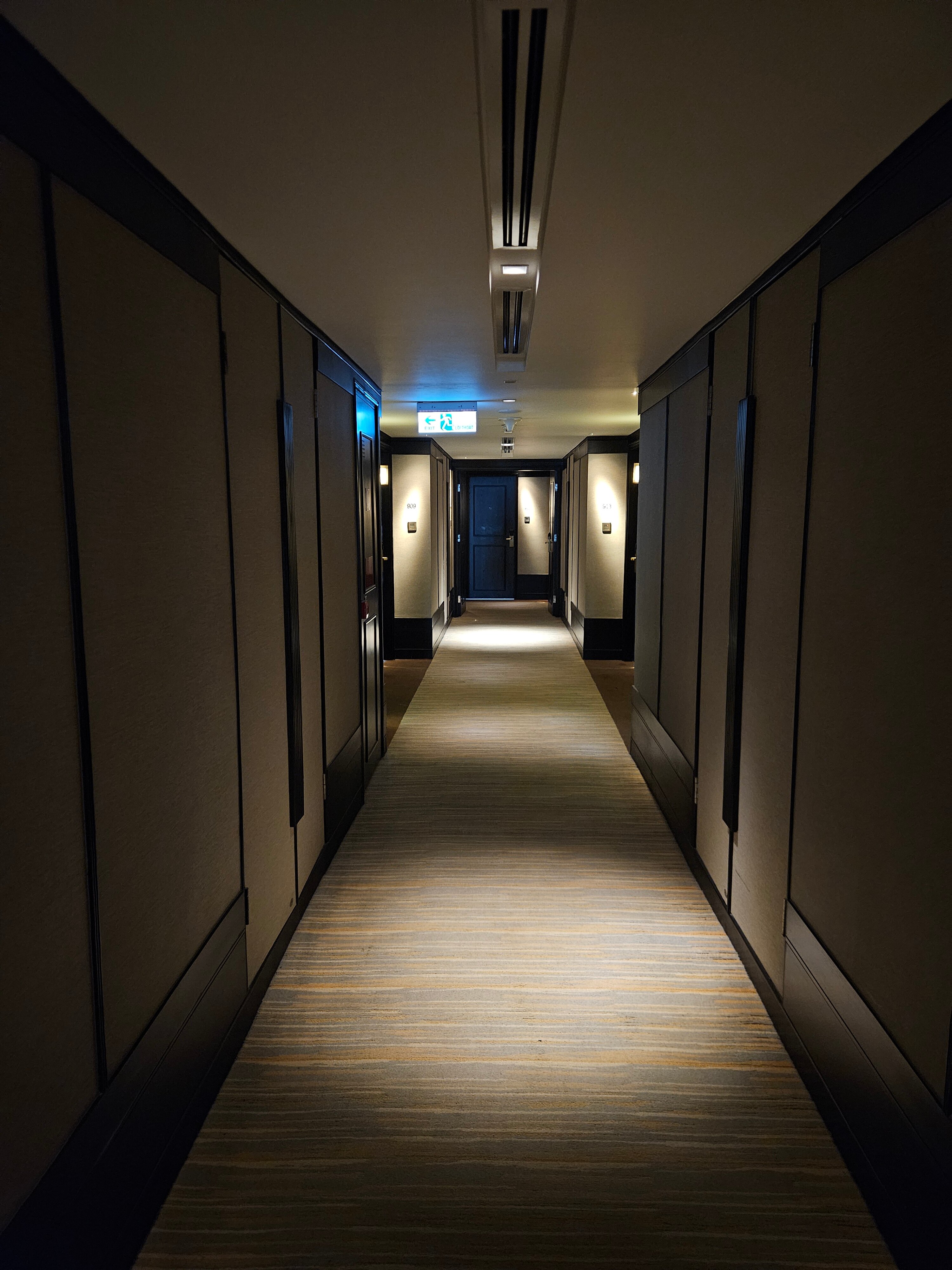 Фото New World Saigon Hotel