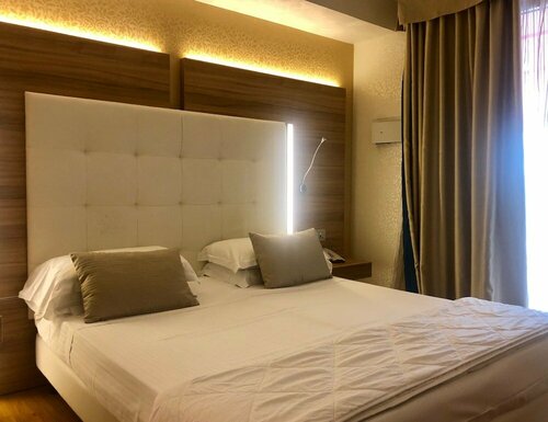 Внешний вид отеля Hotel Kriss Internazionale в Бардолино, фото 2