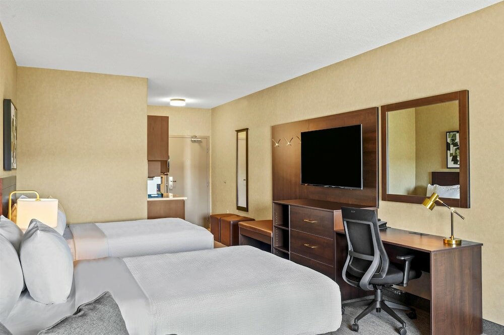 Фото Ramada by Wyndham Drumheller Hotel & Suites