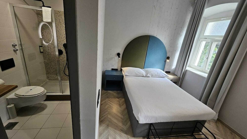 Фото Hotel Amfiteatar