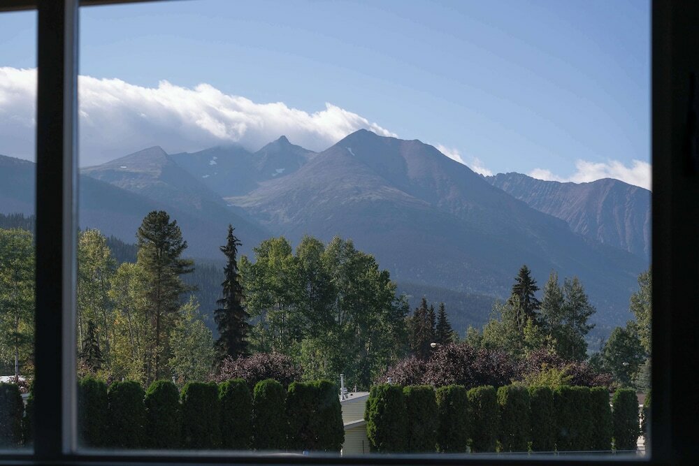 Фото Prestige Hudson Bay Lodge & Conference Centre