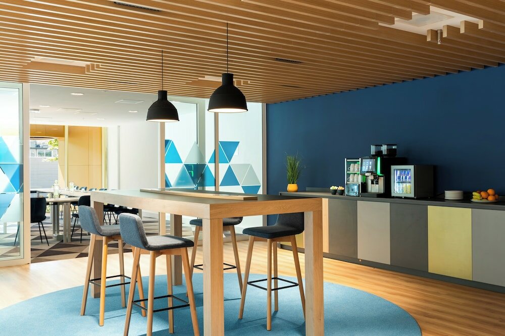 Фото Holiday Inn Express Amsterdam - North Riverside