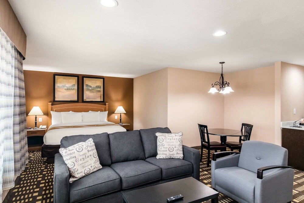 Фото Quality Inn & Suites Plano East - Richardson