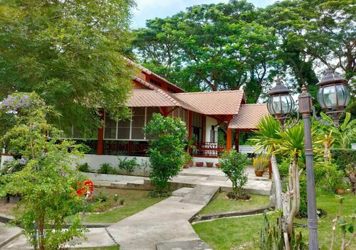 Гостиница Phanya Chaley Suanphueng в Провинции Ратчабури