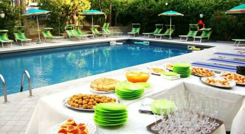 Гостиница Club Hotel в Габичче-Маре