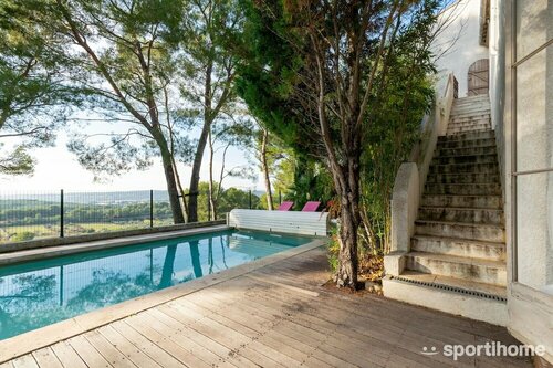 Гостевой дом Le Mas des Roches в Истре