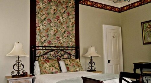 Гостиница Flowertown Bed & Breakfast в Саммервилле