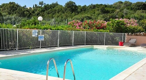 Гостиница Residence U Latonu location villas de 2 - 3 et 4 Chambres - à 600 mètres de la Plage De Palombaggia в Порто-Веккио