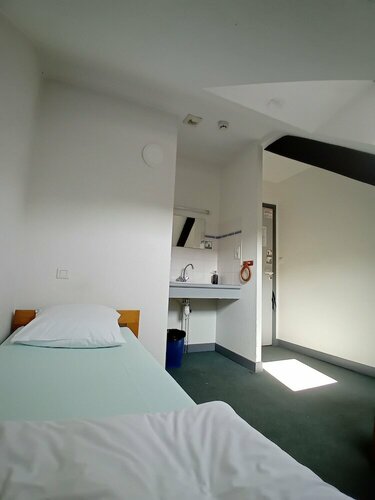 Хостел Auberge de Jeunesse Hi Pontivy в Понтиви