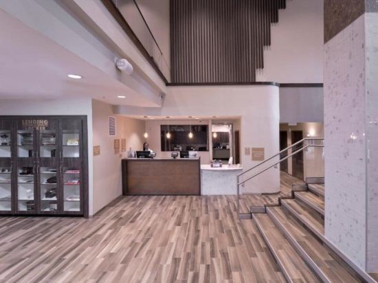 Фото Candlewood Suites Baltimore - Inner Harbor, an Ihg Hotel