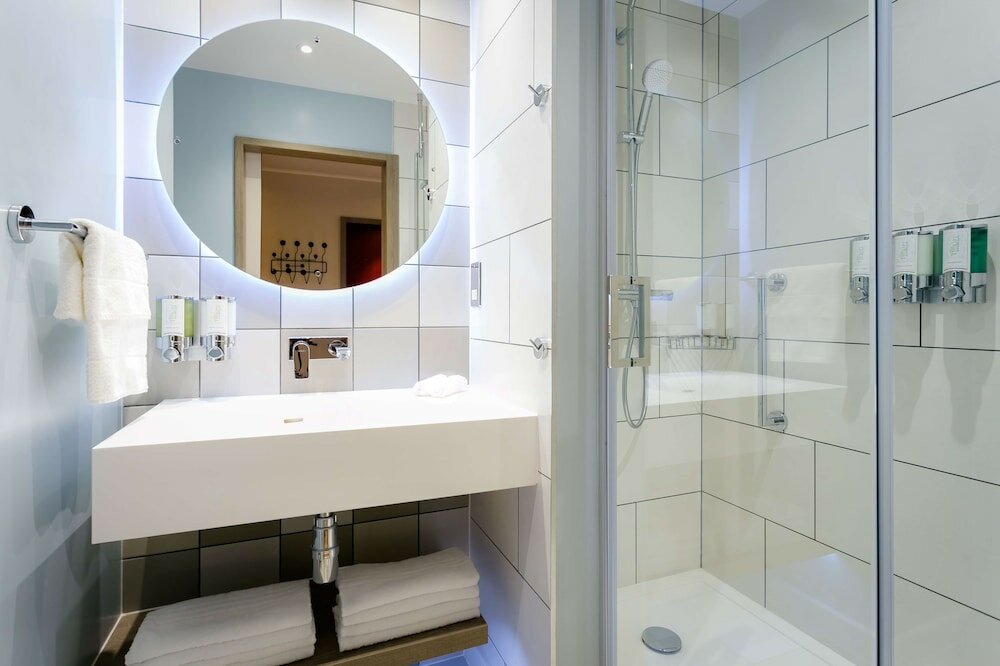 Фото Hampton by Hilton Blackburn