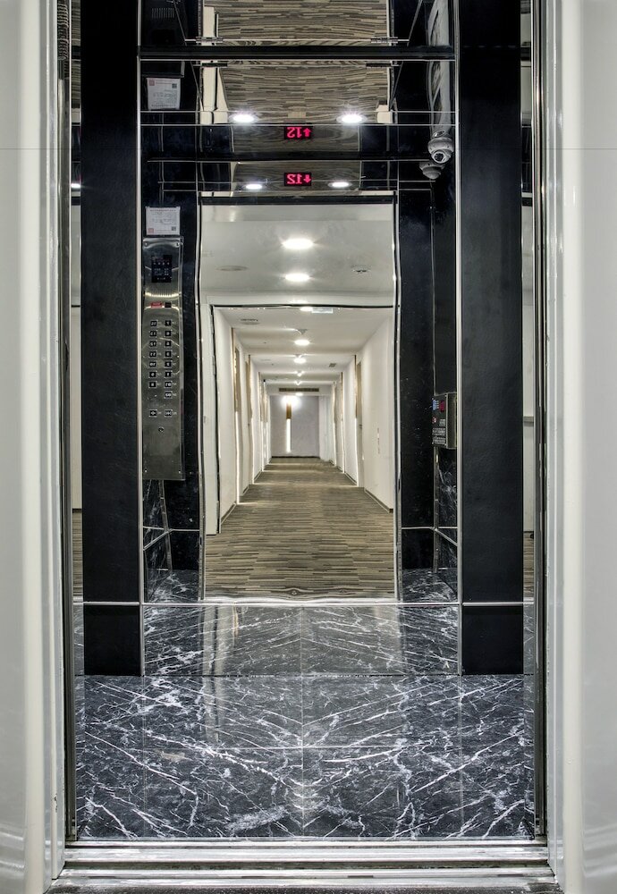 Фото The Carlton