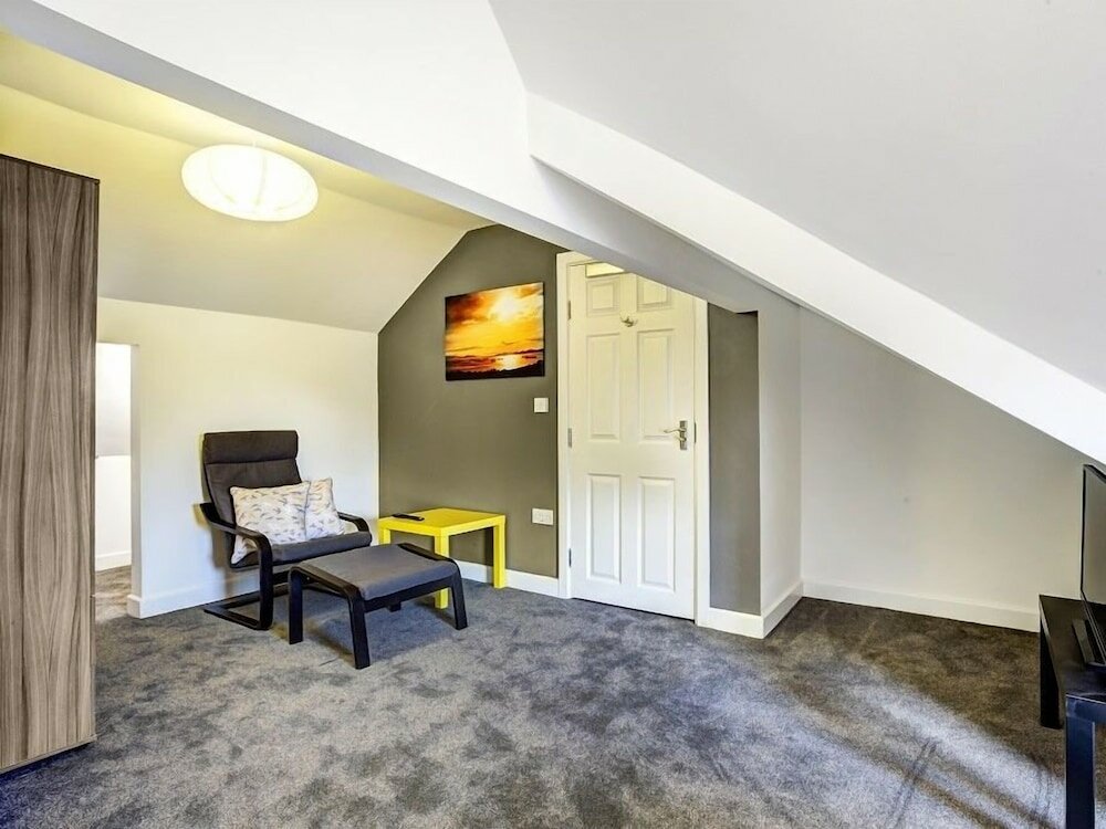 Фото Townhouse Plus @ 166 Edleston Road Crewe