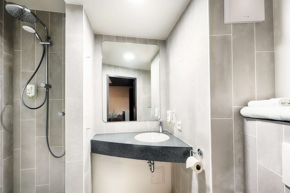 Фото B&b Hotel Wiesbaden