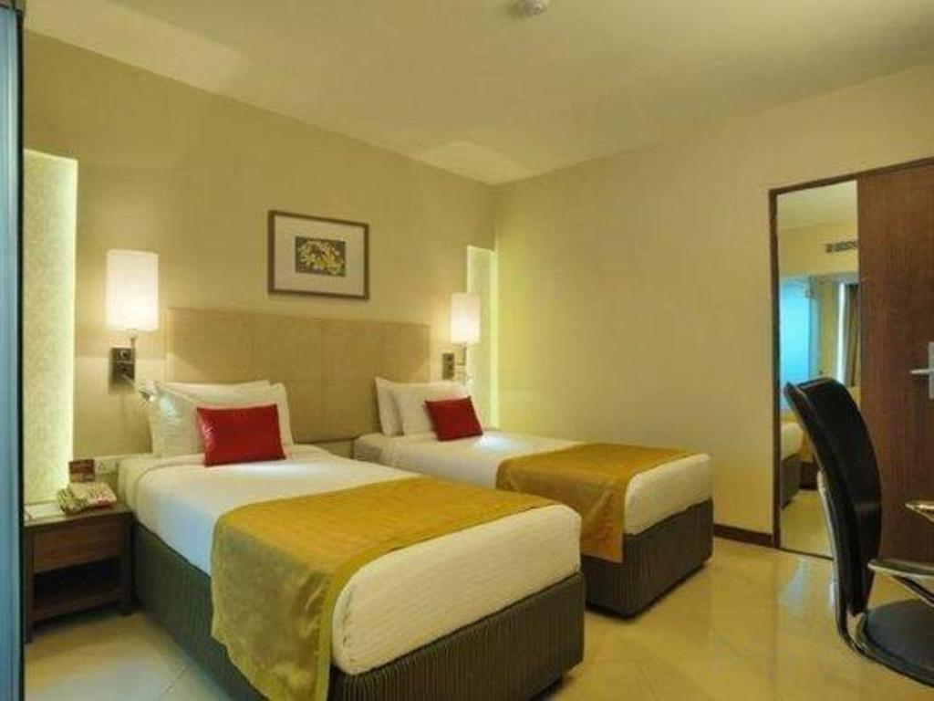 Фото Hotel Surya Palace