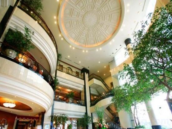 Фото Menara Peninsula Hotel Jakarta