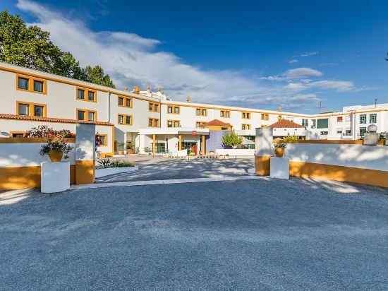 Фото Ibis Evora Hotel